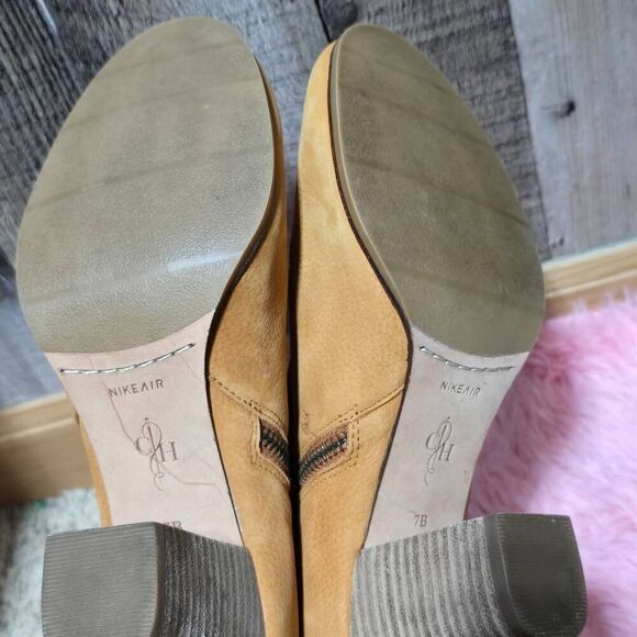 5/$25 Cole Haan Cassidy Ankle Bootie Boot in Camello Nubuck size 7B - Picture 5 of 6